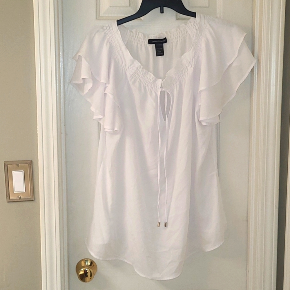 White ruffled sleeves top